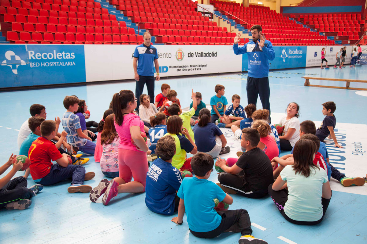 65 escolares disfrutan con la primera sesión de la actividad ‘Siéntete un Gladiador Azul’ | Galería 23 / 28