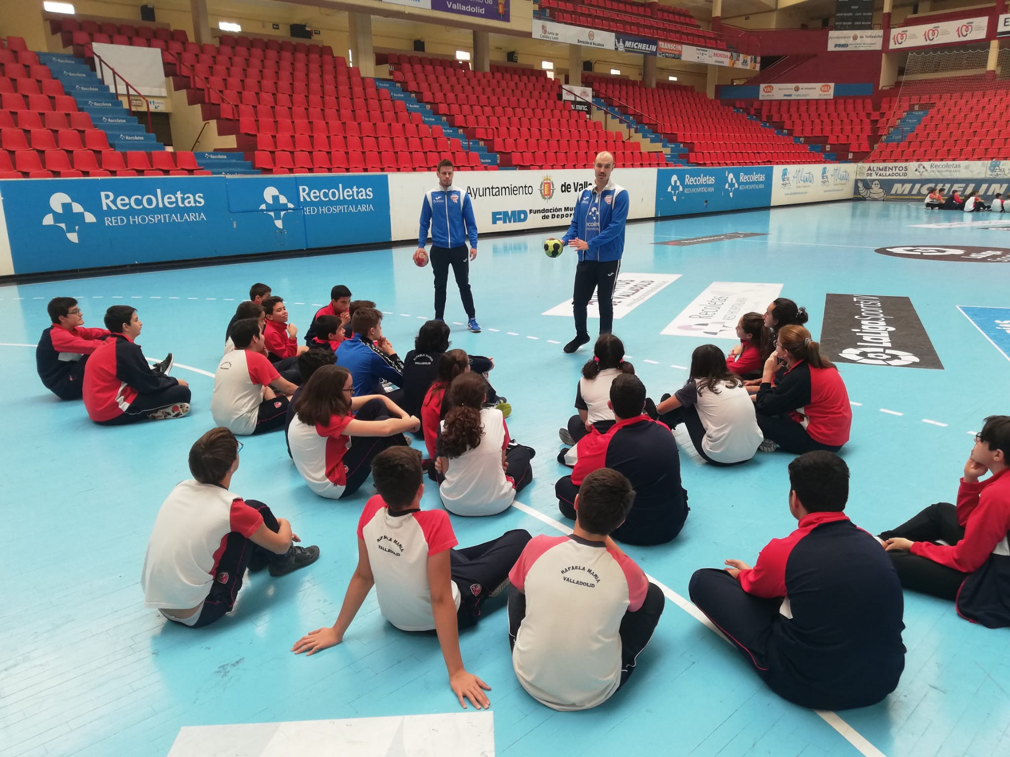Los niños del Colegio Rafaela María ya son Gladiadores Azules