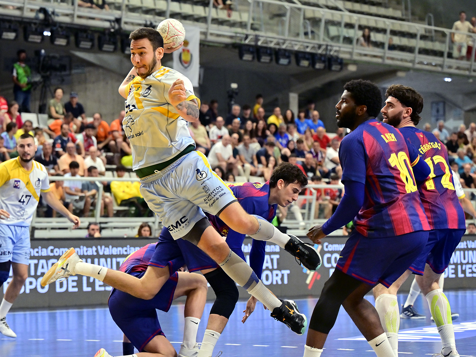 El Recoletas culmina la temporada con una gran primera mitad ante el intratable Barça (38-24)