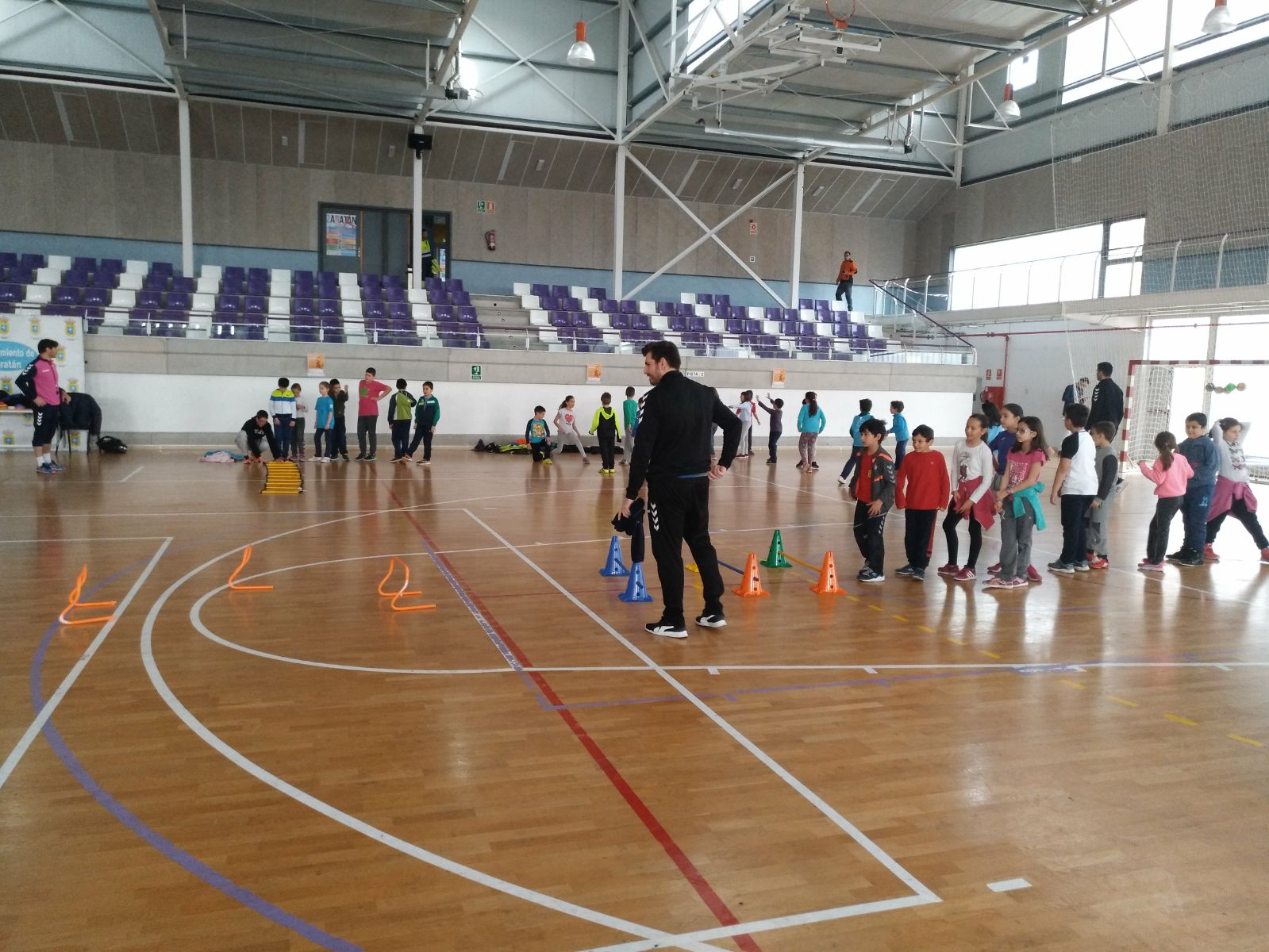 180 escolares de Zaratán disfrutan del balonmano gracias al programa A Jugar! | Galería 7 / 13