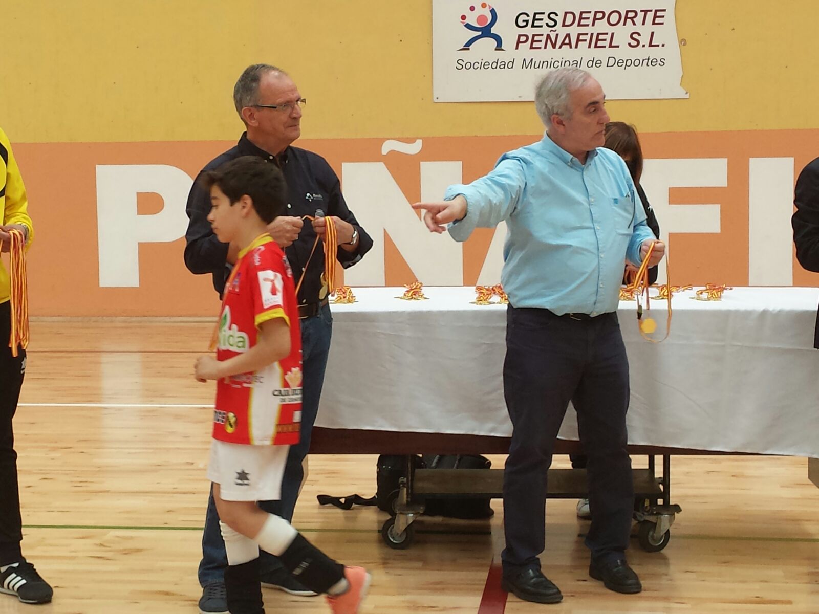 El balonmano de los Juegos Escolares concluye en Peñafiel de la mano de A Jugar! y la Diputación de Valladolid | Galería 17 / 17