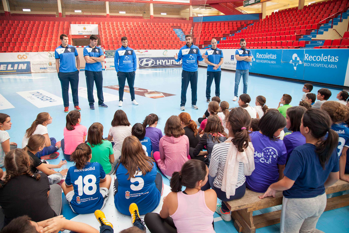 65 escolares disfrutan con la primera sesión de la actividad ‘Siéntete un Gladiador Azul’ | Galería 18 / 28