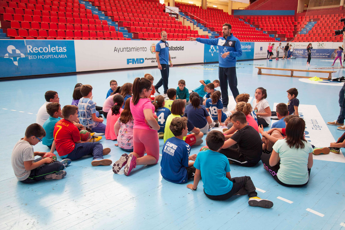 65 escolares disfrutan con la primera sesión de la actividad ‘Siéntete un Gladiador Azul’ | Galería 21 / 28